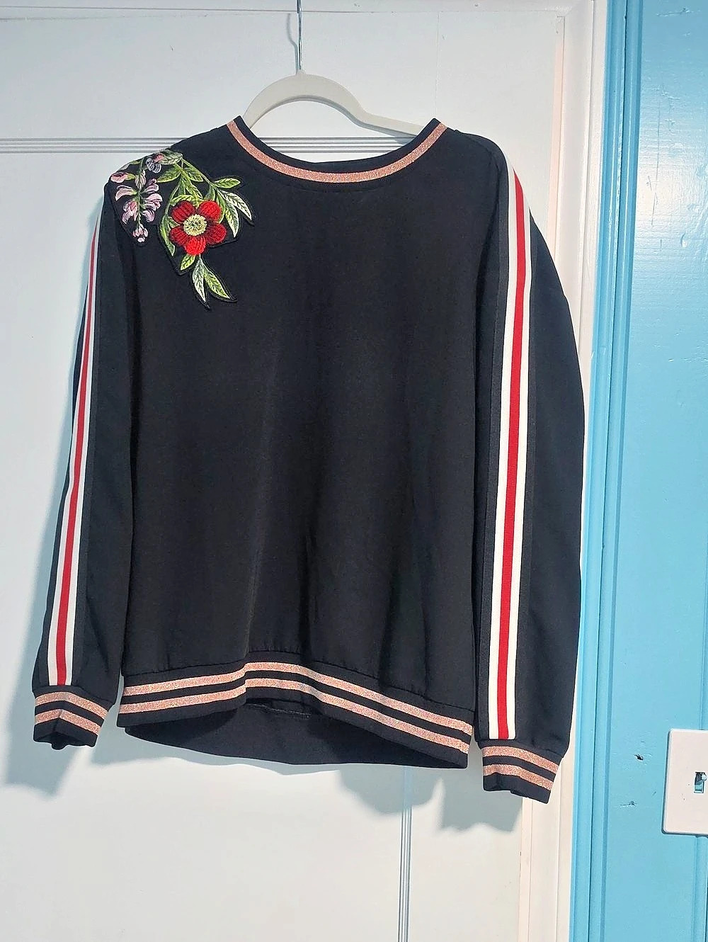 Ted Baker Maddeyy Embroidered Trim Top Size 3 Black & Red